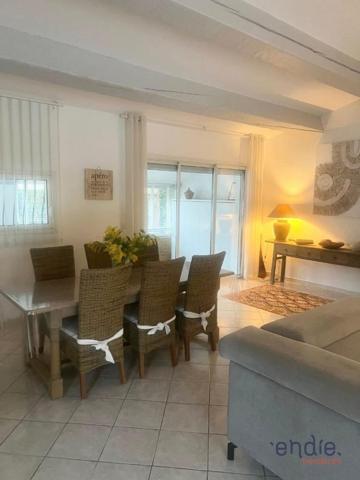 LORGUES, villa de 140m2, 3 chambres, Piscine