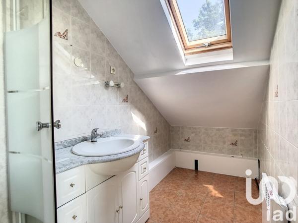 Maison 4 pièces de 100 m² à Ozoir-la-Ferrière (77330)