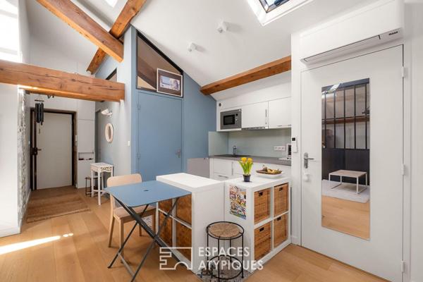 Appartement rénové en dernier étage avec ascenseur dans un immeuble cossu