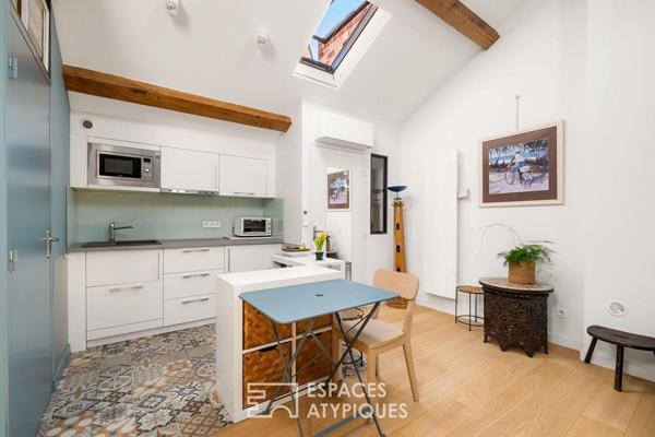 Appartement rénové en dernier étage avec ascenseur dans un immeuble cossu