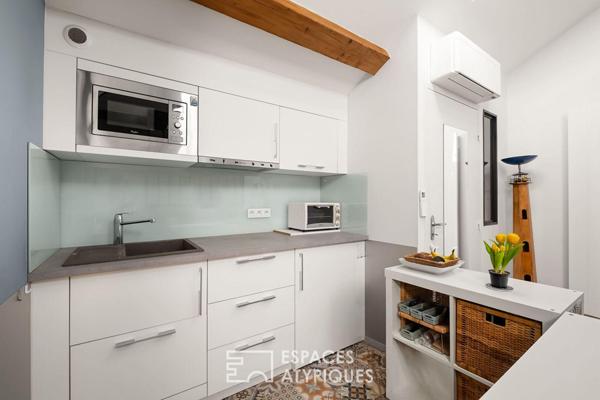 Appartement rénové en dernier étage avec ascenseur dans un immeuble cossu