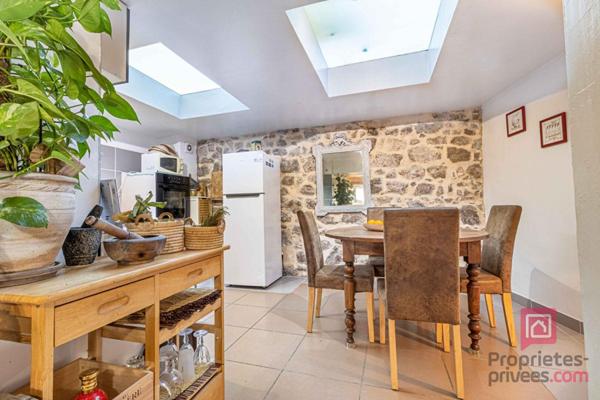 Rare: Maison de village Fontaine De Vaucluse 84800. 97m2, terrasse, Climatisation