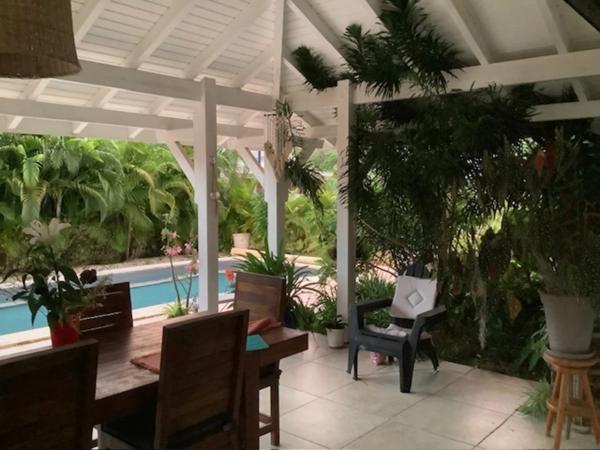 Charmante maison récente avec piscine sur 1100 m² de terrain