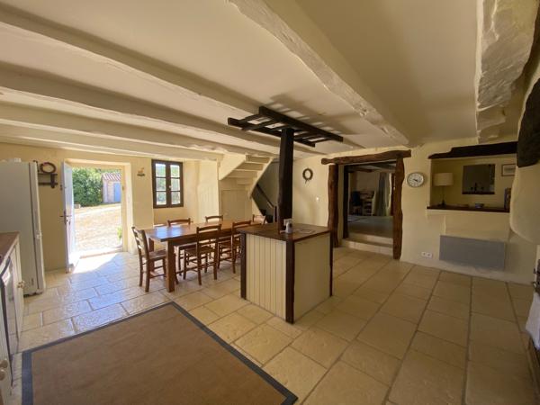 Montaigu-de-Quercy (82150) MONTAIGU DE QUERCY. Ensemble en pierre avec piscine, 13 hectares, jolie vues Tarn et Garonne