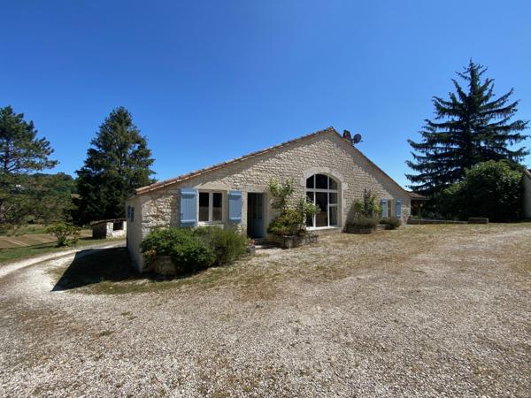 Montaigu-de-Quercy (82150) MONTAIGU DE QUERCY. Ensemble en pierre avec piscine, 13 hectares, jolie vues Tarn et Garonne