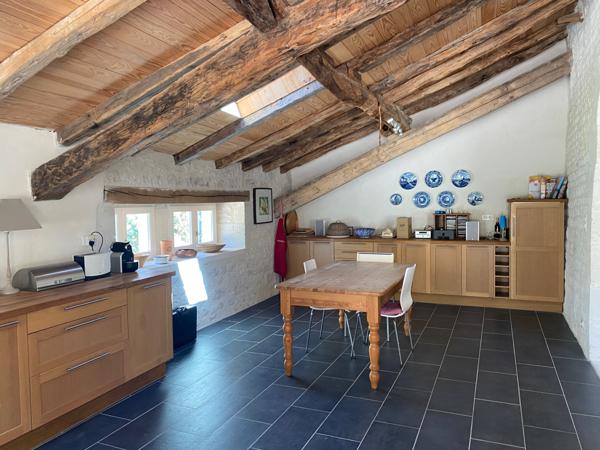 Montaigu-de-Quercy (82150) MONTAIGU DE QUERCY. Ensemble en pierre avec piscine, 13 hectares, jolie vues Tarn et Garonne