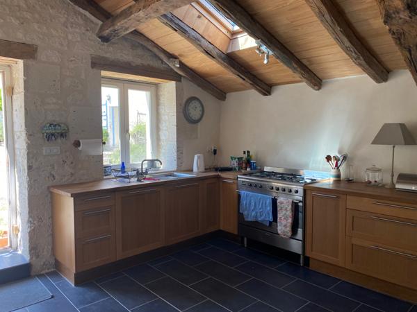 Montaigu-de-Quercy (82150) MONTAIGU DE QUERCY. Ensemble en pierre avec piscine, 13 hectares, jolie vues Tarn et Garonne