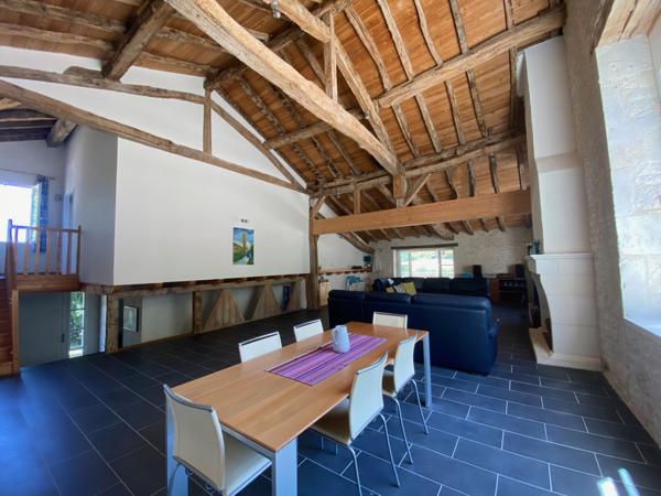 Montaigu-de-Quercy (82150) MONTAIGU DE QUERCY. Ensemble en pierre avec piscine, 13 hectares, jolie vues Tarn et Garonne