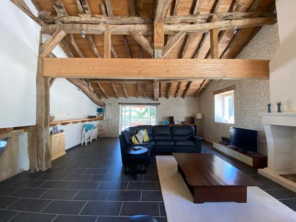 Montaigu-de-Quercy (82150) MONTAIGU DE QUERCY. Ensemble en pierre avec piscine, 13 hectares, jolie vues Tarn et Garonne