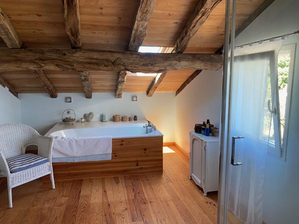 Montaigu-de-Quercy (82150) MONTAIGU DE QUERCY. Ensemble en pierre avec piscine, 13 hectares, jolie vues Tarn et Garonne