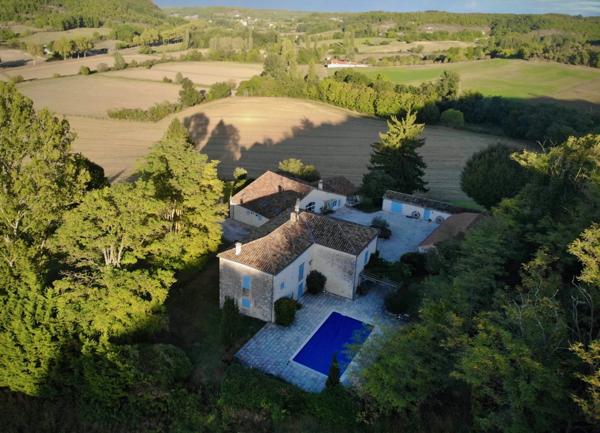 Montaigu-de-Quercy (82150) MONTAIGU DE QUERCY. Ensemble en pierre avec piscine, 13 hectares, jolie vues Tarn et Garonne