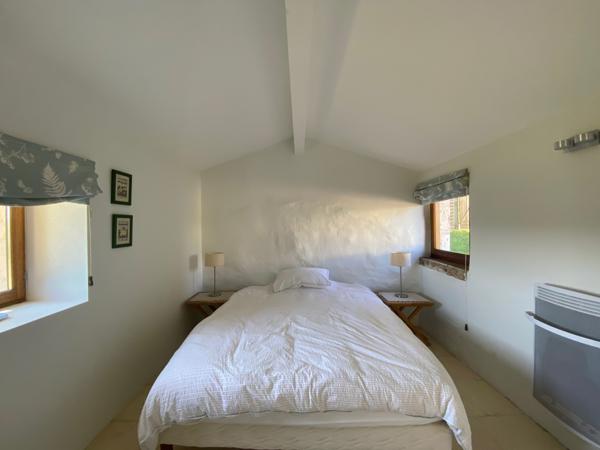 Montaigu-de-Quercy (82150) MONTAIGU DE QUERCY. Ensemble en pierre avec piscine, 13 hectares, jolie vues Tarn et Garonne