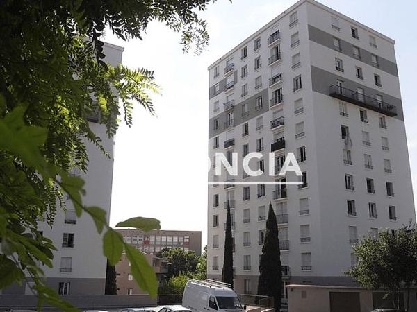 Location Appartement 3 pièces 60.3 m² - 4 BIS RUE ARNAVIELLE Nimes 30900