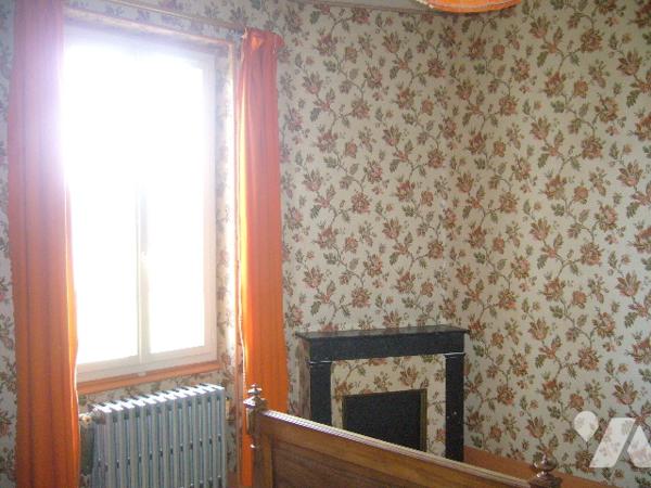 MAISON EN POSITION DOMINANTE