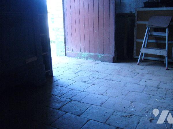 MAISON EN POSITION DOMINANTE