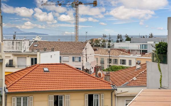 Appartement à vendre    3 pièces • 67,90 m2 Antibes