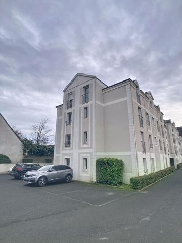 A vendre Angers Ouest Belle beille Patton, appartement type 3, 2 chambres, chauffage individuel, place de parking privative. 1 minute à pieds de l'arrêt de tramway Elysée.