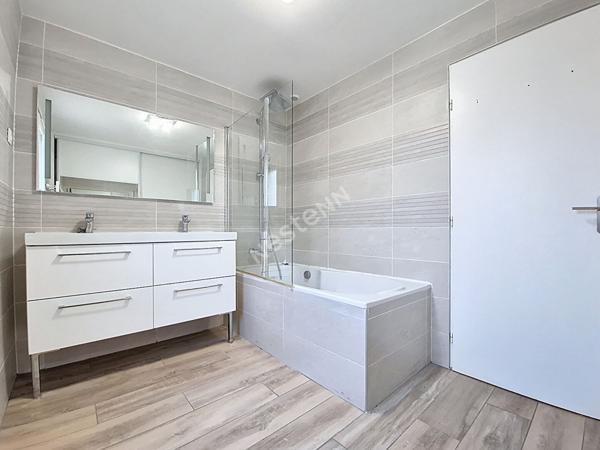 Maison Orange 4 pièce(s) 115 m2 avec garage et jardin