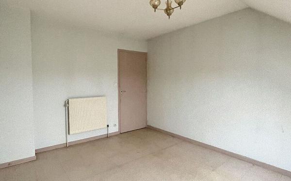 Immeuble à vendre    4 pièces •  Liffol-le-Grand