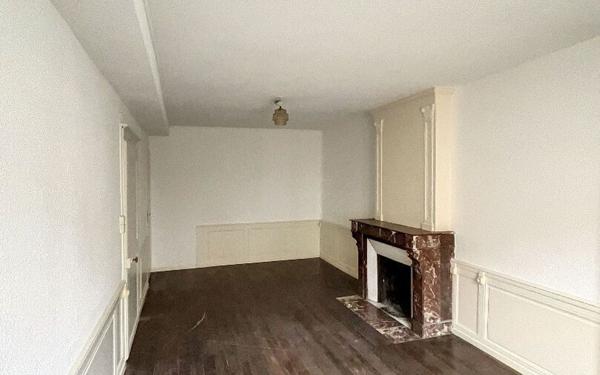 Immeuble à vendre    4 pièces •  Liffol-le-Grand