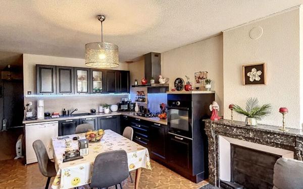 Immeuble à vendre    4 pièces •  Liffol-le-Grand