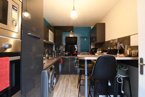 à vendre LONGVIC (21) appartement T4 72 m² avec grande terrasse et place de parking