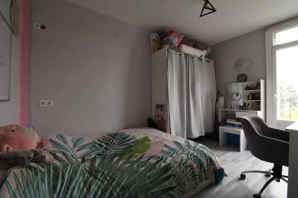 à vendre LONGVIC (21) appartement T4 72 m² avec grande terrasse et place de parking