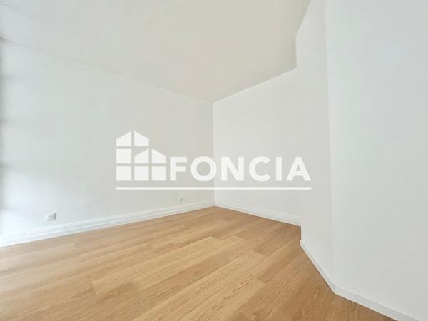 Location Appartement 5 pièces 111.7 m² - 55 PLACE DE CHAMBRE Metz 57000
