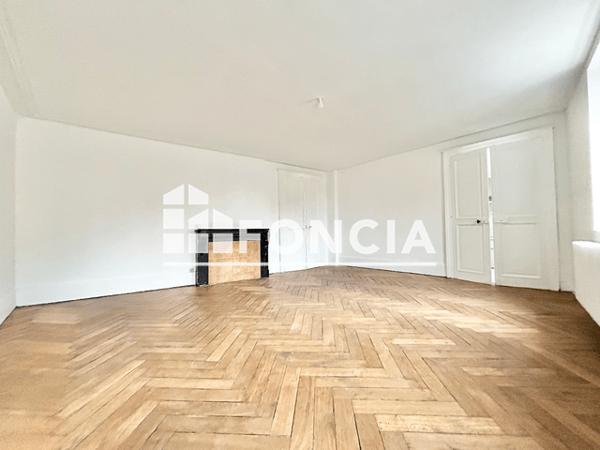 Location Appartement 5 pièces 111.7 m² - 55 PLACE DE CHAMBRE Metz 57000