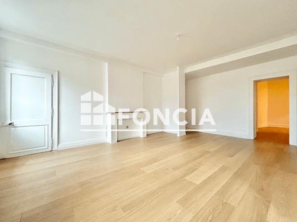 Location Appartement 5 pièces 111.7 m² - 55 PLACE DE CHAMBRE Metz 57000