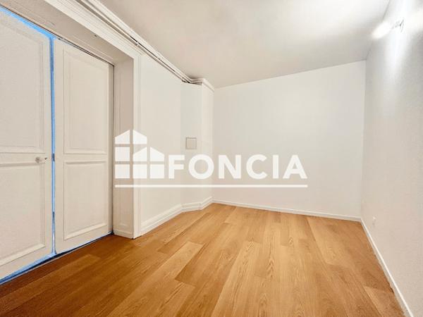 Location Appartement 5 pièces 111.7 m² - 55 PLACE DE CHAMBRE Metz 57000