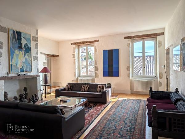 Mézin (47170) Sublime propriété au cœur de Mézin avec jardin, garage et dépendances