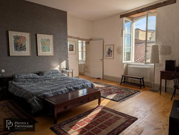 Mézin (47170) Sublime propriété au cœur de Mézin avec jardin, garage et dépendances