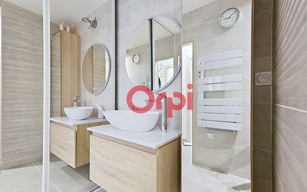 Appartement à vendre    3 pièces • 67 m2 La Seyne-sur-Mer