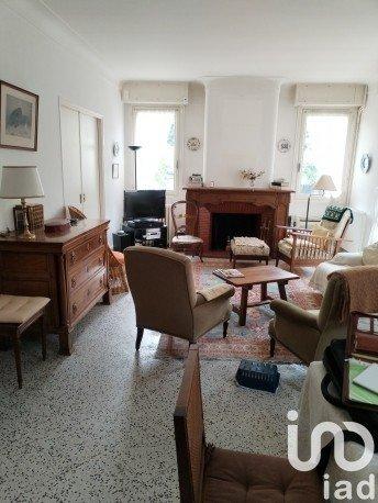 Maison traditionnelle 8 pièces de 300 m² à Vic-Fezensac (32190)