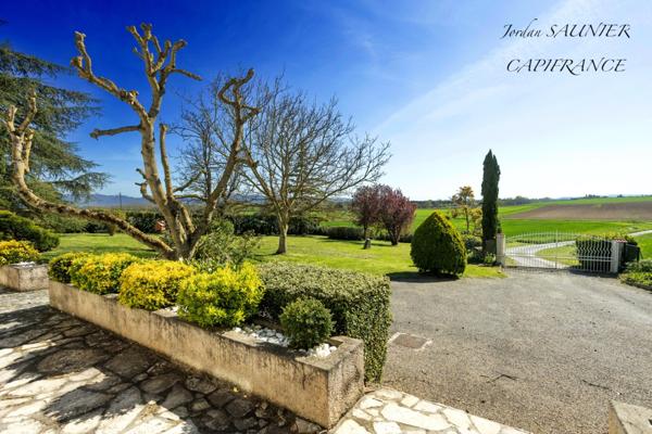 Dpt Tarn (81), à vendre Puylaurens maison P7 de 320 m² - Terrain de 3000 m²