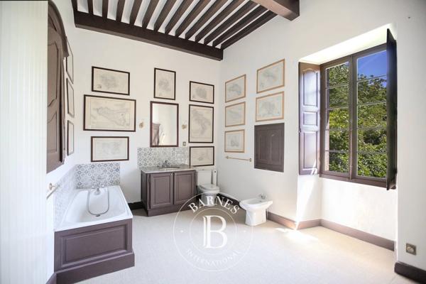 Aix-les-Bains, Propriété 6 Chambres -  600 m² à vendre
