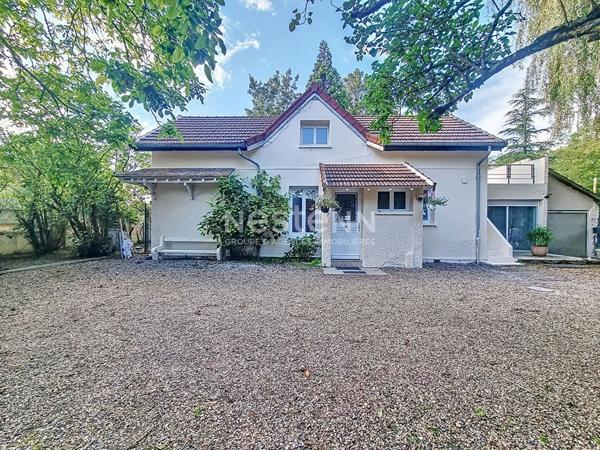 Deux Maisons Gouvieux 140 m² + 50 m² , terrain 3660 m²