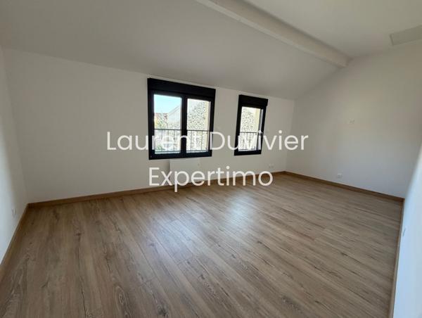 Saint-Forget (78720) Charmante maison de village individuelle tout juste rénovée de 63m2 avec 2 grandes chambres.