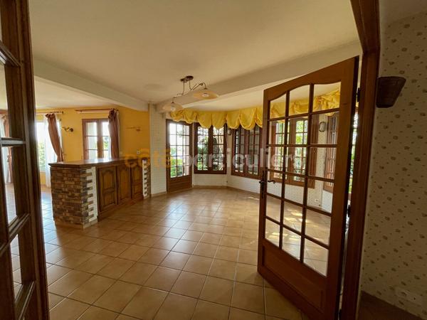 Vente
                Maison187 m² - 6 Pièces -
                    PONTIVY (56300)