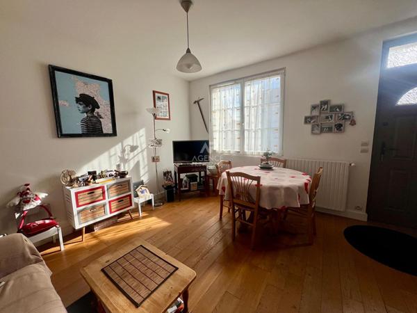 Maison 2 pièces 45 m² €325 000 ** - Référence 832