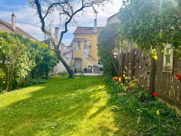 Maison 2 pièces 45 m² €325 000 ** - Référence 832