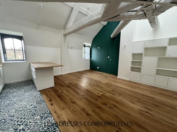CHARBONNIERE - Appartement T4 de charme avec parkings - 79.20m² - 1600 € hors charges.