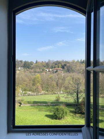 CHARBONNIERE - Appartement T4 de charme avec parkings - 79.20m² - 1600 € hors charges.