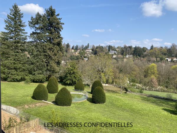 CHARBONNIERE - Appartement T4 de charme avec parkings - 79.20m² - 1600 € hors charges.