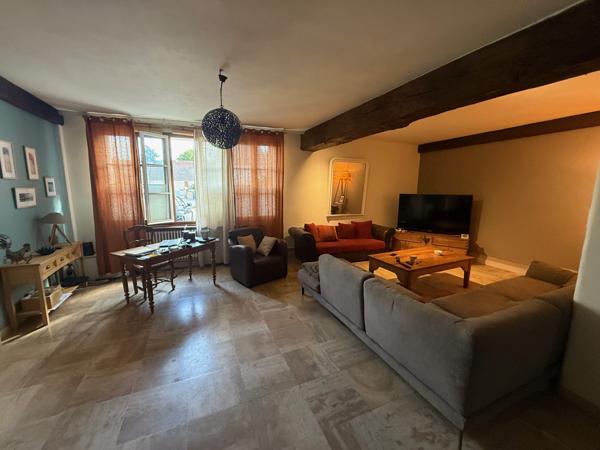 Crécy-la-Chapelle (77580) VASTE MAISON BRIARDE AU CENTRE DU VILLAGE A DEUX PAS DES ECOLES