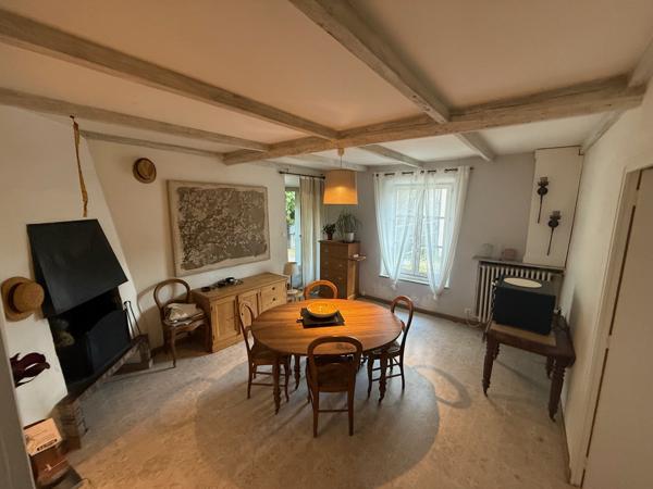 Crécy-la-Chapelle (77580) VASTE MAISON BRIARDE AU CENTRE DU VILLAGE A DEUX PAS DES ECOLES