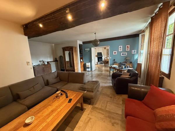 Crécy-la-Chapelle (77580) VASTE MAISON BRIARDE AU CENTRE DU VILLAGE A DEUX PAS DES ECOLES