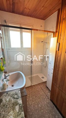 Maison sur sous-sol, trois chambres sur 10 ares 55