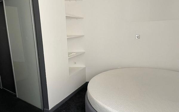 Appartement à louer    2 pièces •  Paris 16